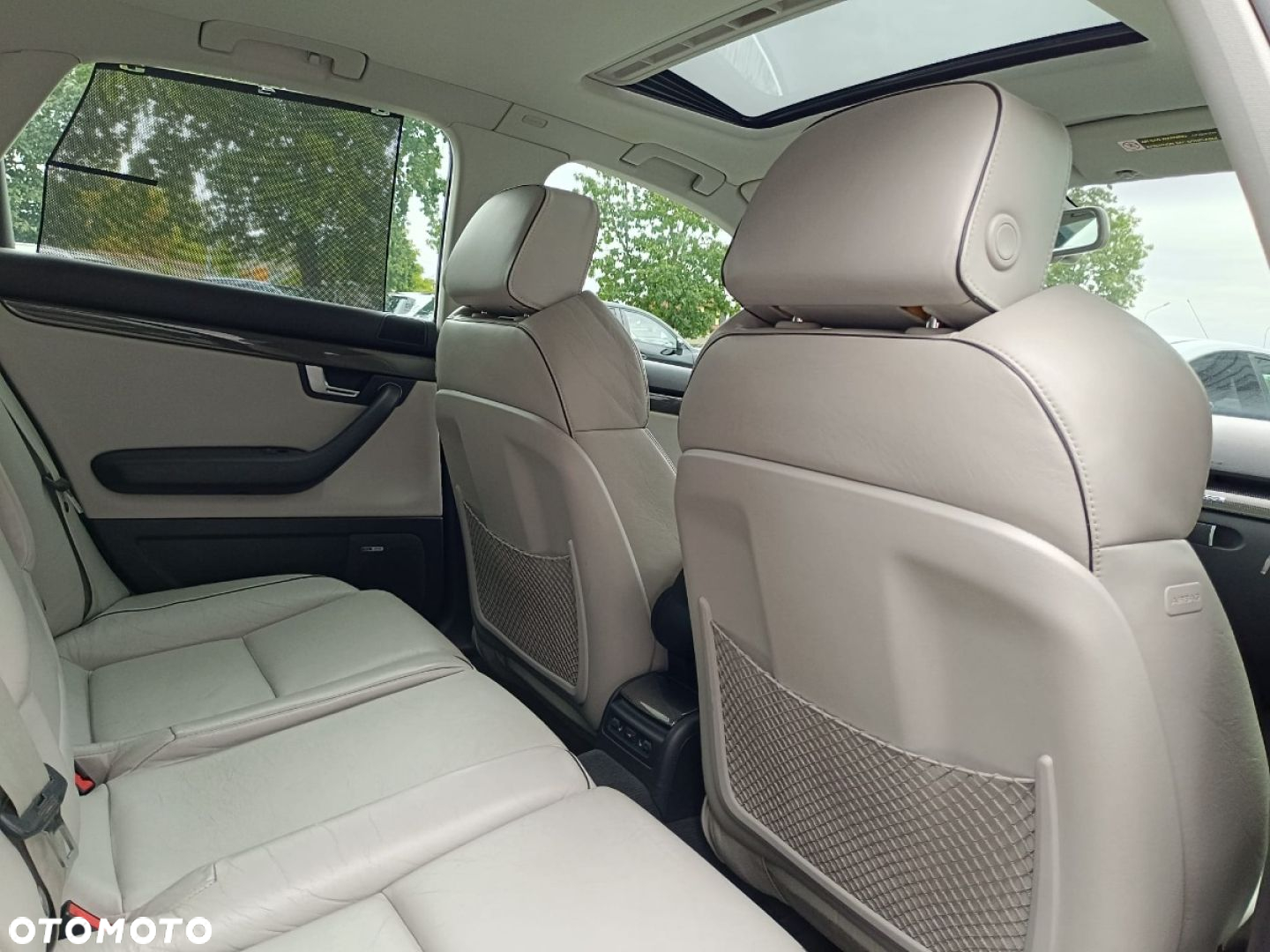 Audi RS4 Limousine Standard - 38