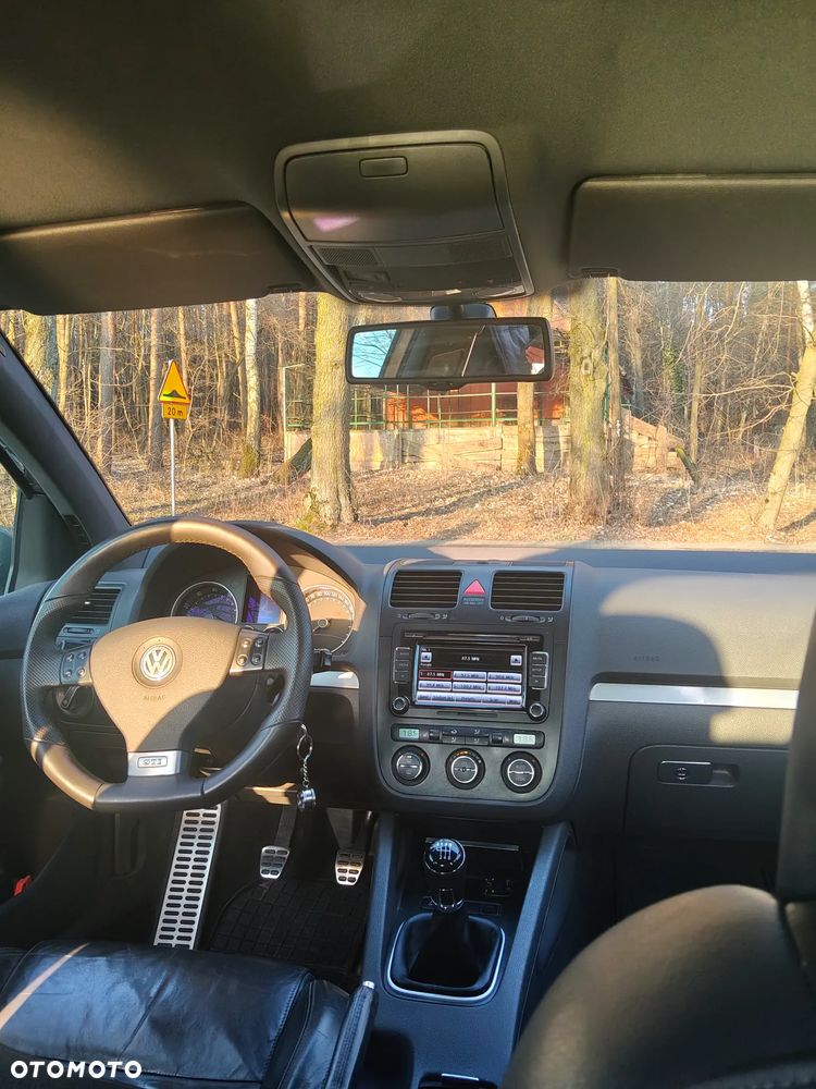 Volkswagen Golf - 18