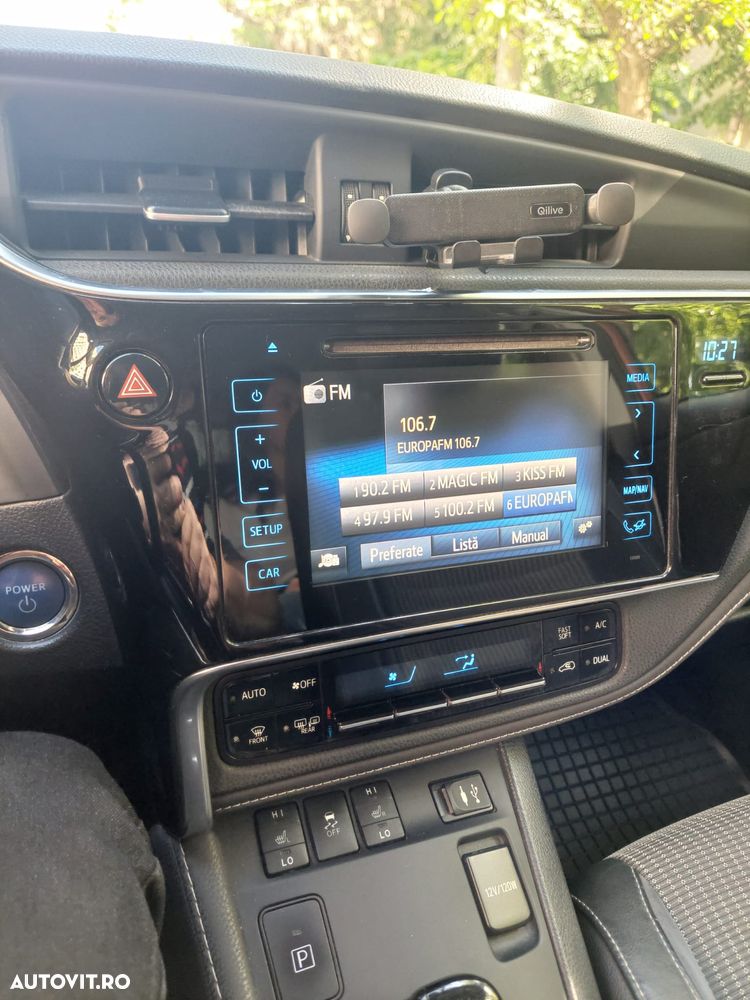 Toyota Auris 1.8 L VVT-i HSD Sol + - 13