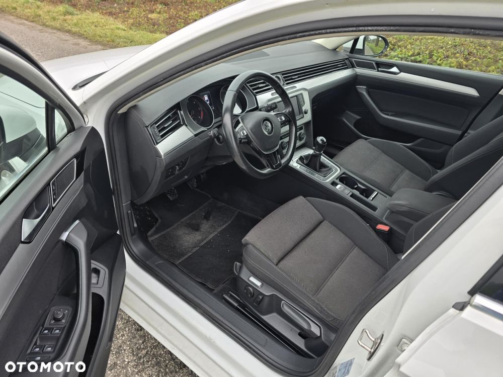 Volkswagen Passat 2.0 TDI (BlueMotion Technology) Comfortline - 8