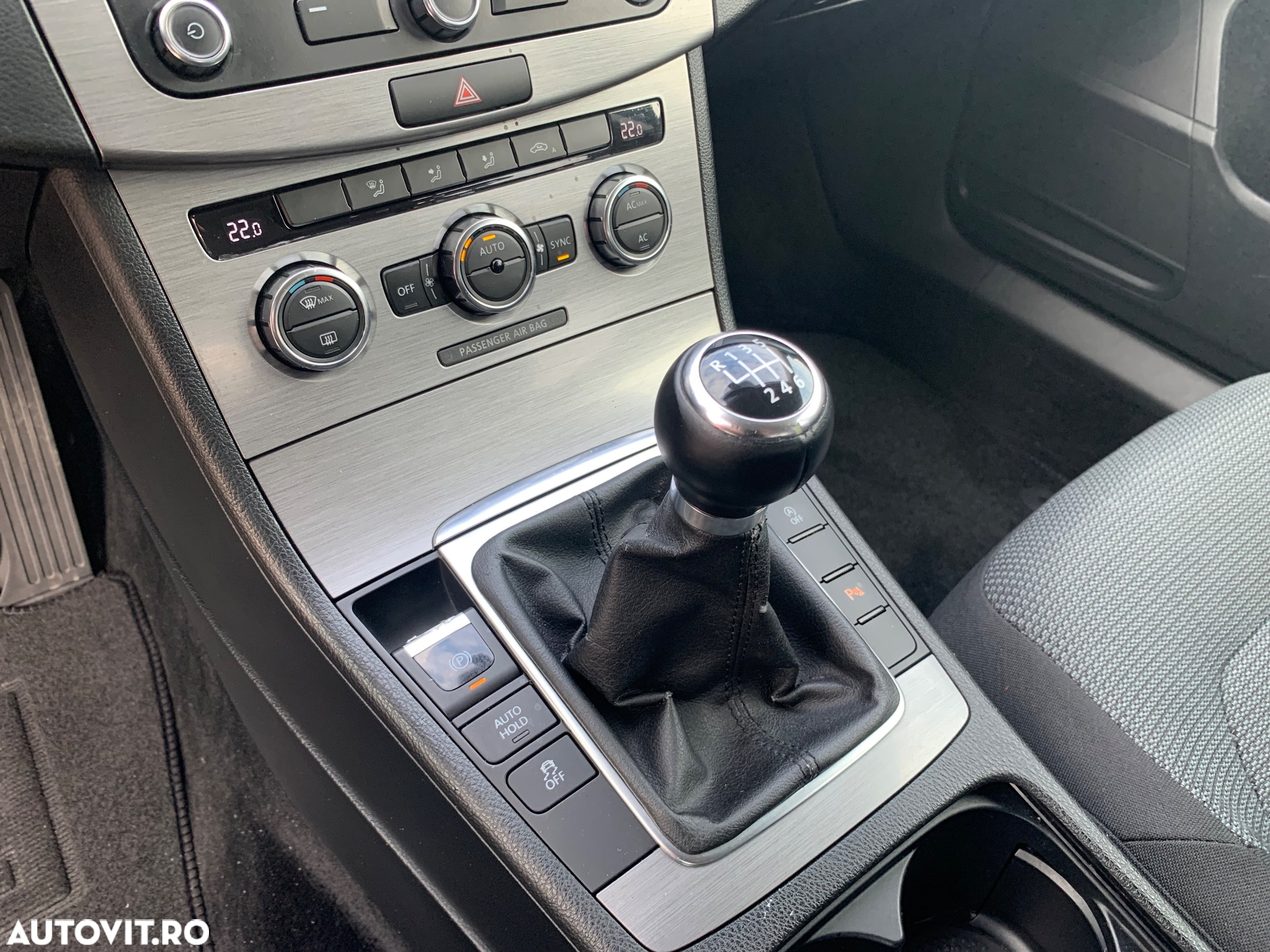 Volkswagen Passat - 11