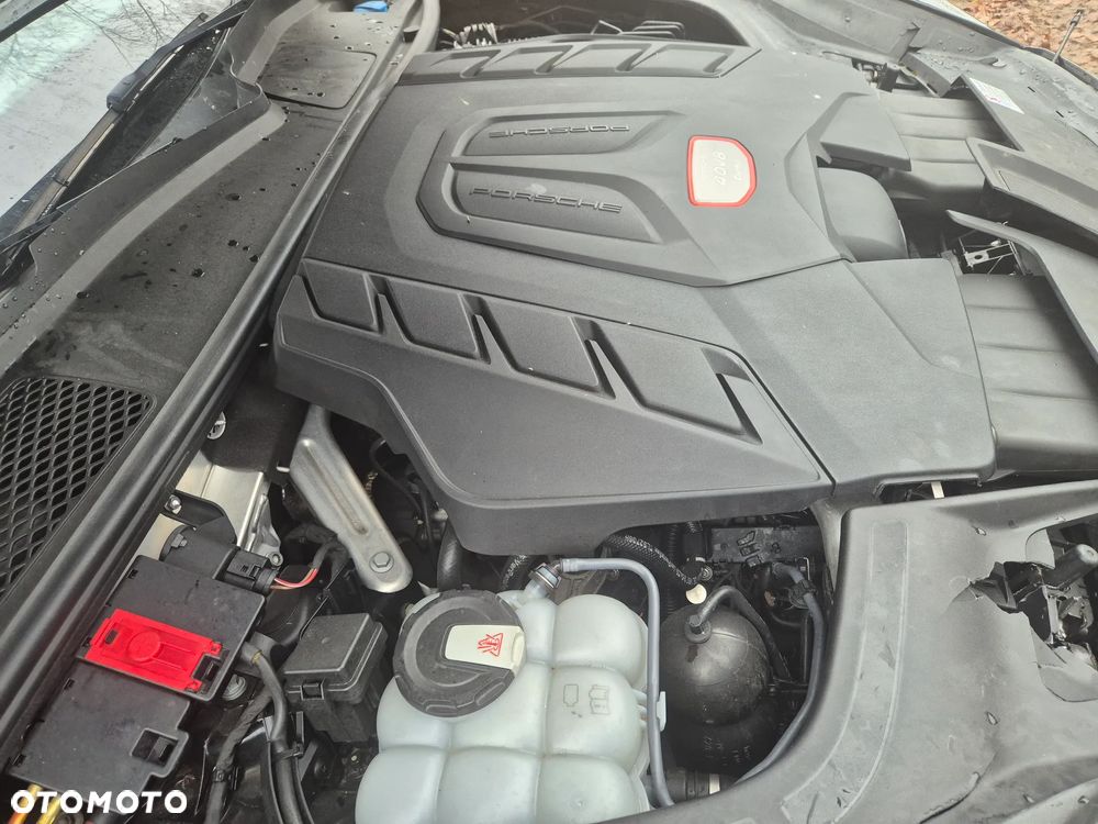 Porsche Cayenne - 16