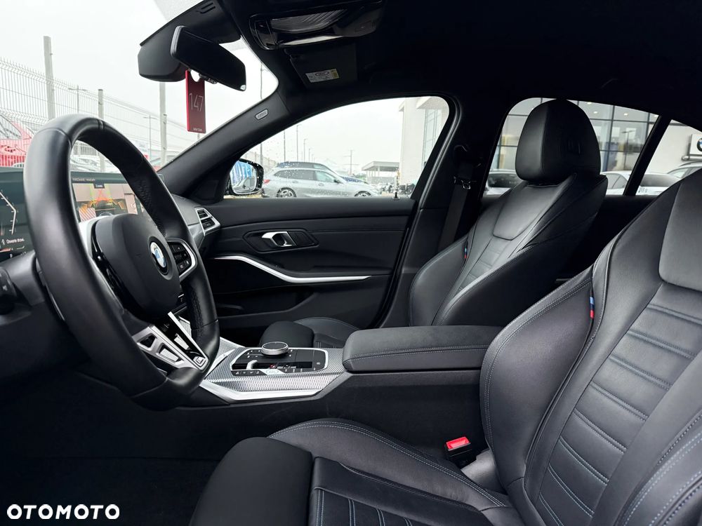BMW Seria 3 330i xDrive M Sport - 26