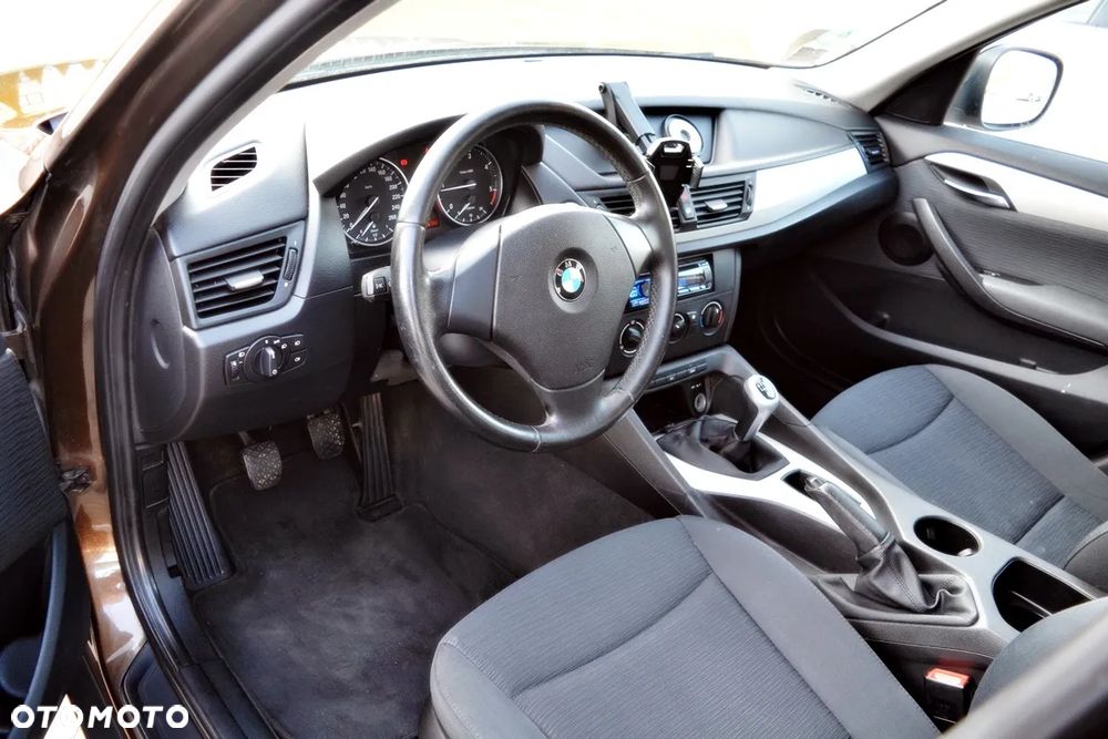BMW X1 sDrive18d xLine - 13