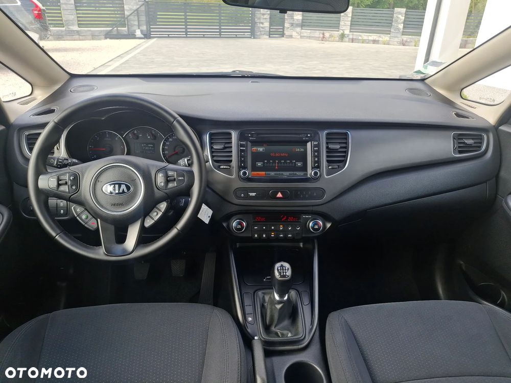 Kia Carens 1.7 CRDi M 7os - 9
