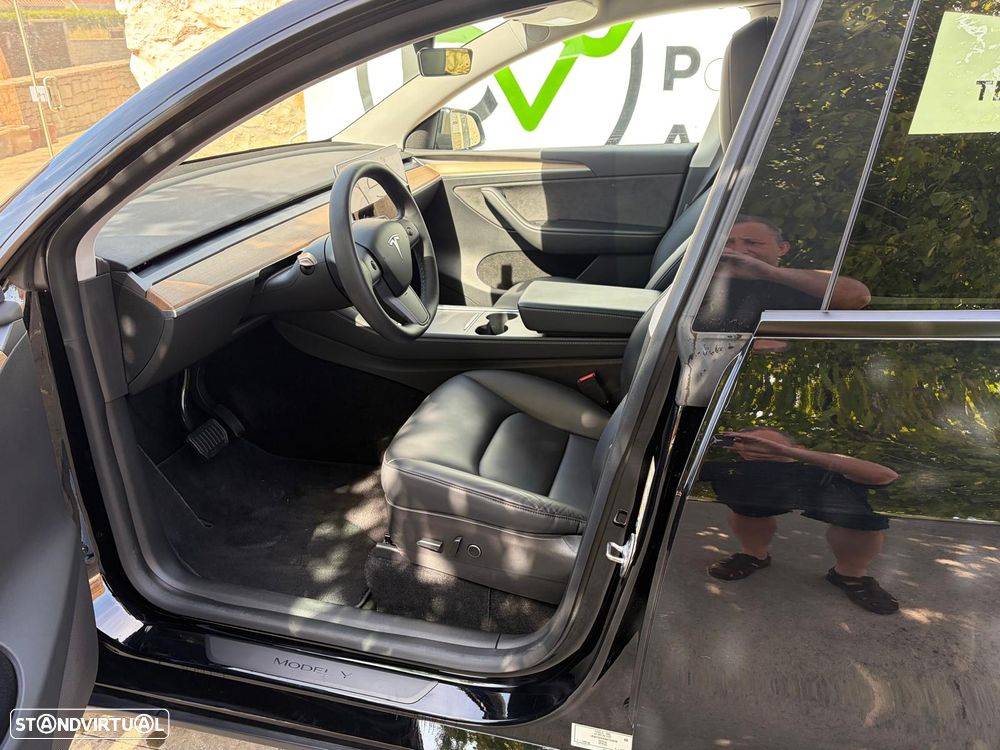Tesla Model Y Long Range Dual Motor AWD - 4
