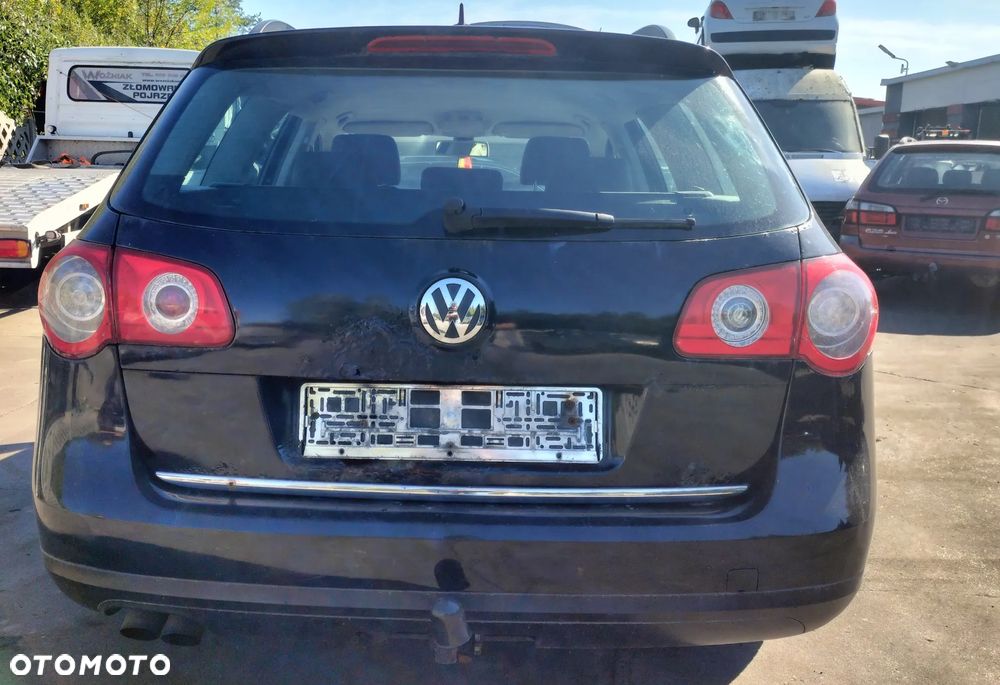 VW PASSAT B6 KOMBI ZDERZAK HAK TYŁ TYLNY LC9X