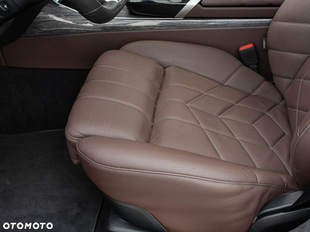 BMW Seria 7 740d xDrive mHEV sport - 11