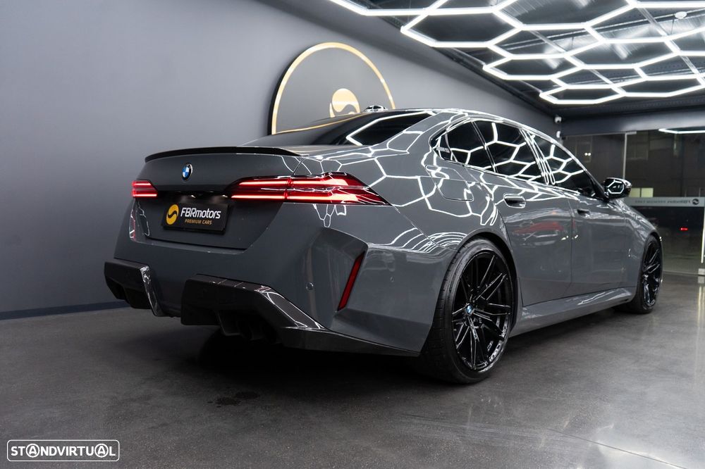 BMW M5 xDrive - 11