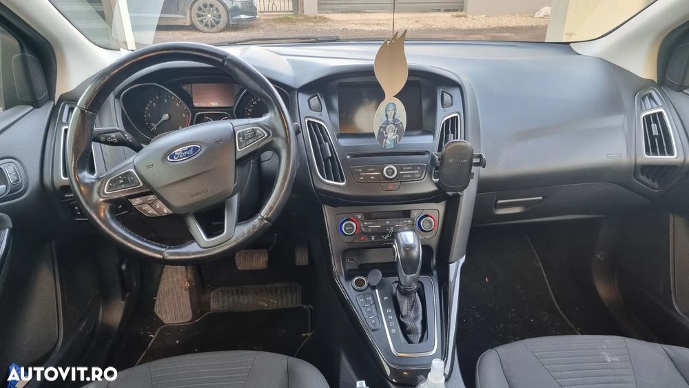 Ford Focus 1.5 TDCi Powershift Titanium - 6