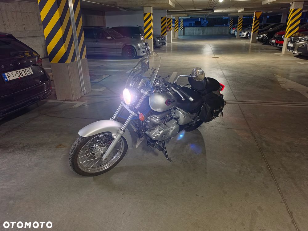 Suzuki Intruder - 6