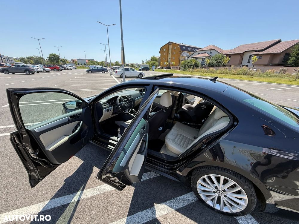 Volkswagen Jetta - 6