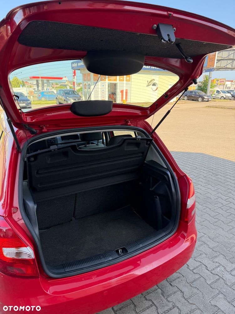 Skoda Fabia 1.6 16V Style - 12