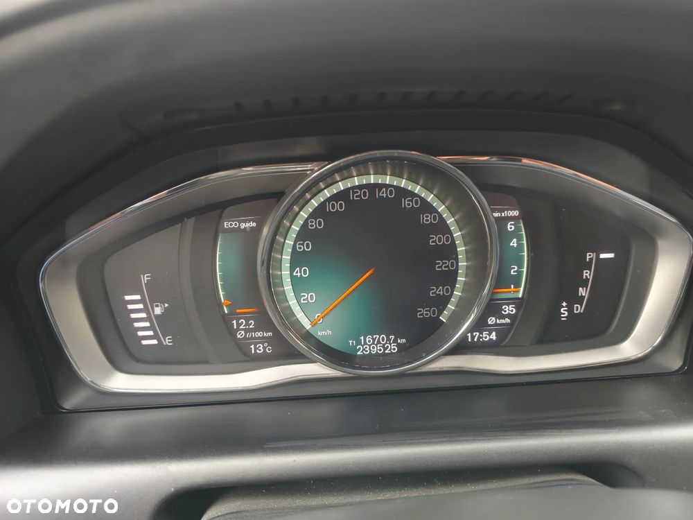 Volvo XC 60 T5 AWD Geartronic Momentum - 10