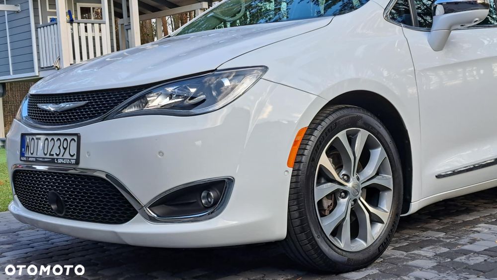 Chrysler Pacifica - 2