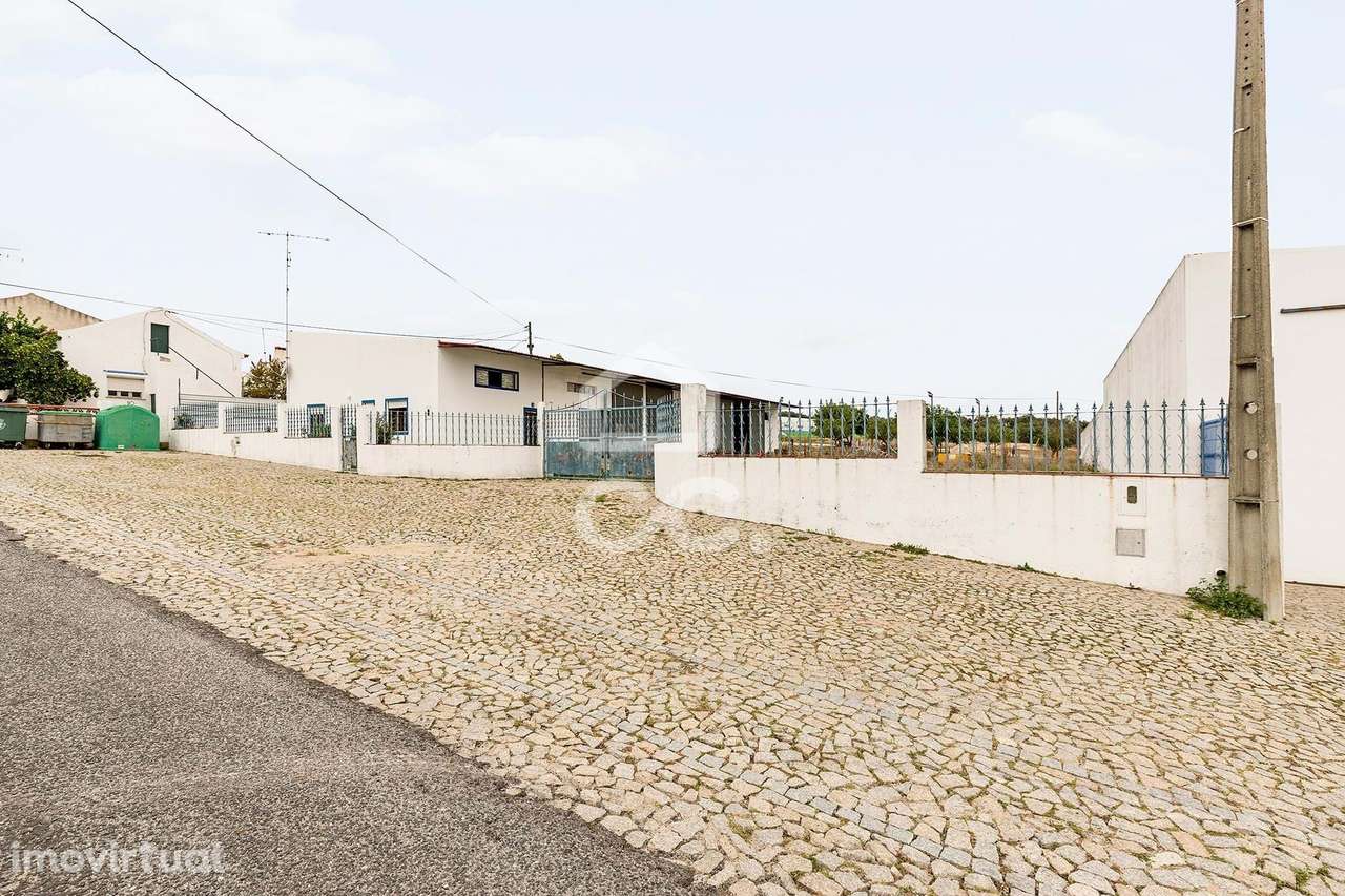 Armazém c/ escritório em lote de 1800m2 | Santana do Campo(Arraiolos) - Grande imagem: 3/26