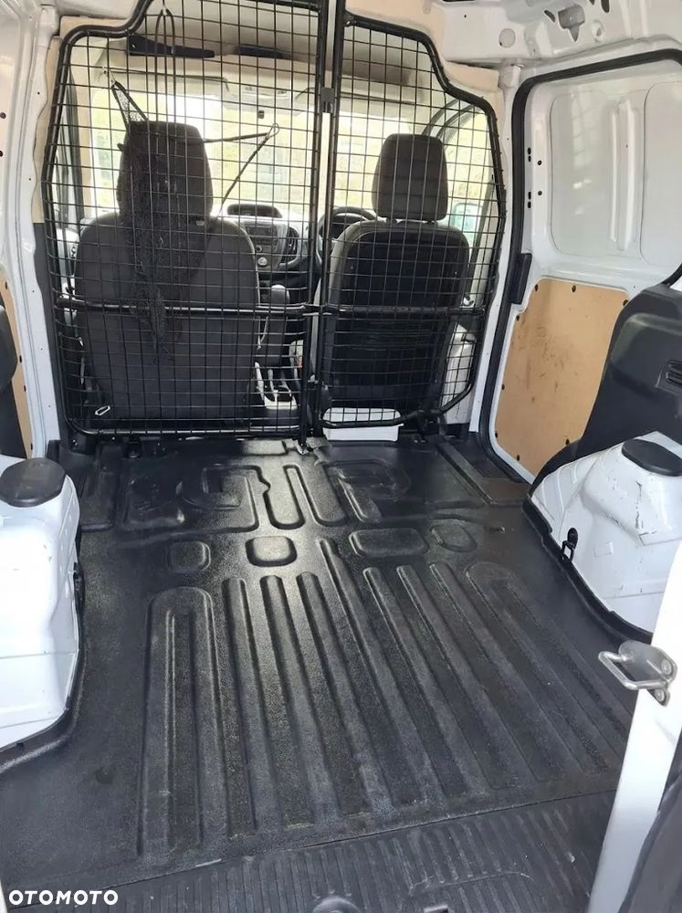 Ford Transit Courier - 2