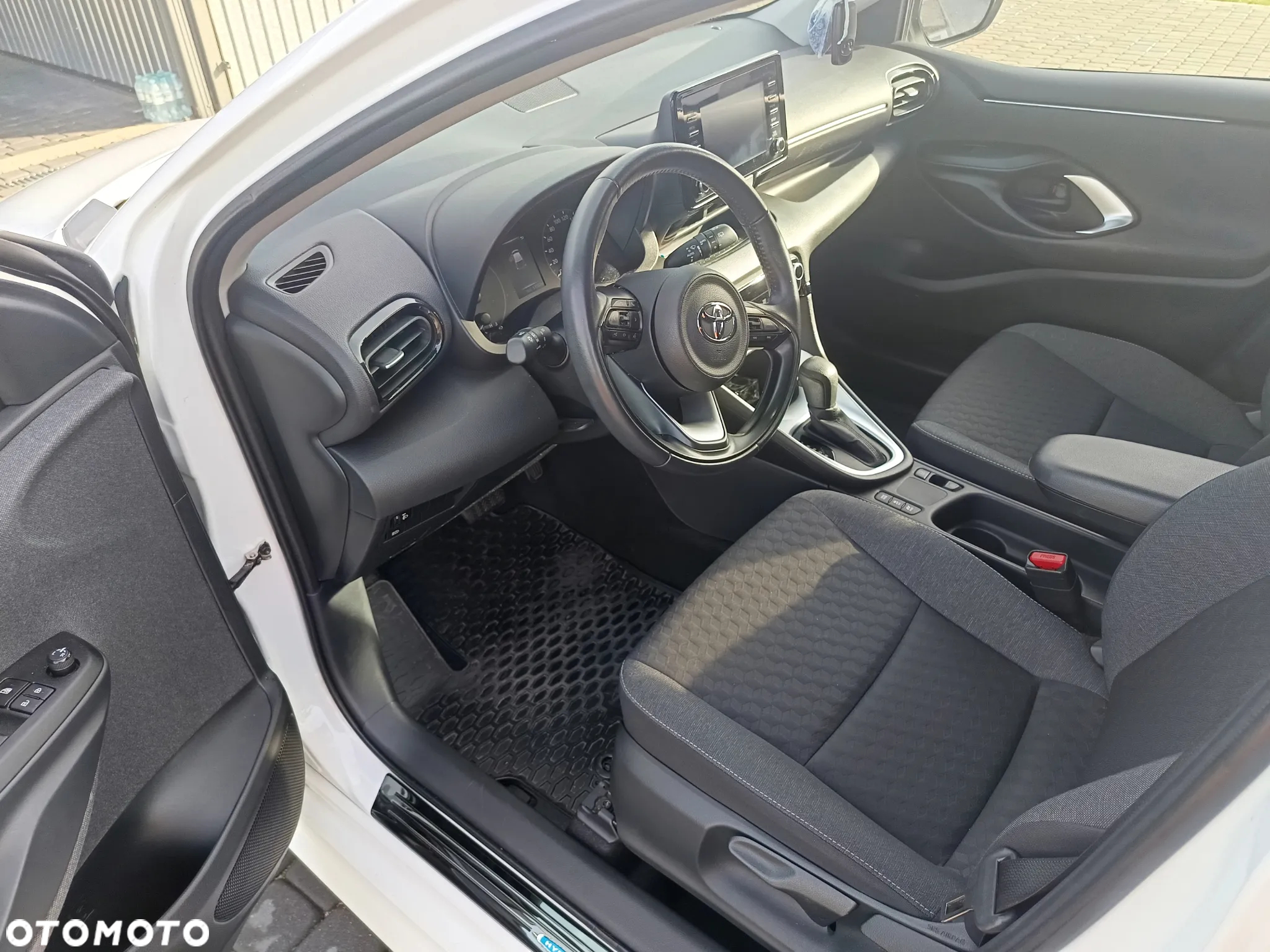 Toyota Yaris Hybrid 1.5 Comfort - 6
