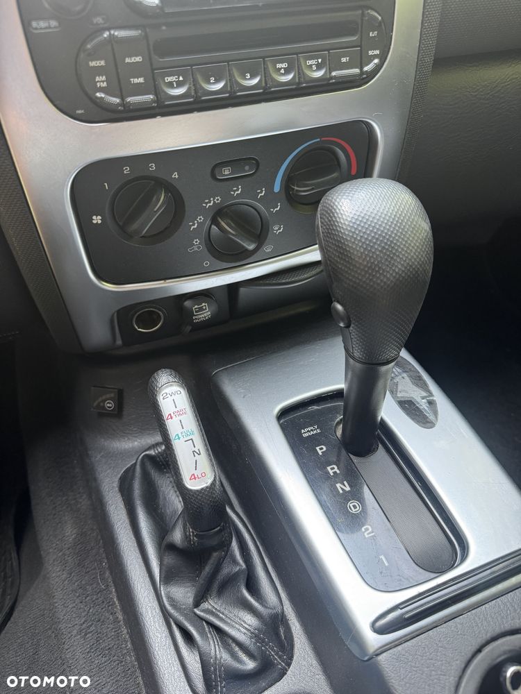 Jeep Cherokee - 4