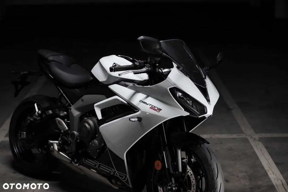 Triumph Daytona - 3