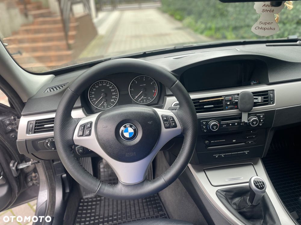 BMW Seria 3 320d - 26