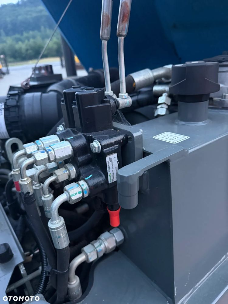 Wacker Neuson 1001 Wozidło Budowlane Rolnicze 4x4. Ładowność 1 tona. Wysokie podnoszenie+KIPER Wysoki! Sprowadzone z Norweskiej szkółki roślinnej. Maszyna Jak Nowa z Salonu 665 mtg. 2023 roku. Ani Deka luzów czy wycieków. Silnik Yanmar 3cyl. Potężna moc a maszyna bardzo mała i zwinna. Szybka wolna jazda. Oświetlenie rozbudowane. Wielka Okazja!  Jazda Rewers. Hydrostatic! Opony jak Nowe! - 14