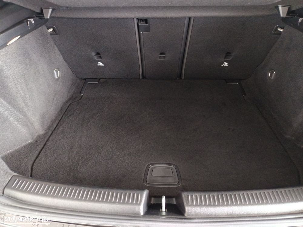 Mercedes-Benz A 200 AMG Line - 11