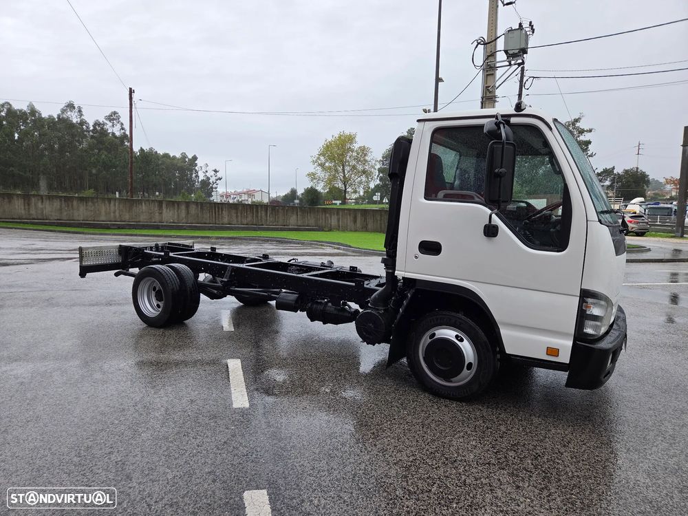 Isuzu NPR 3500kgs chassis - 4