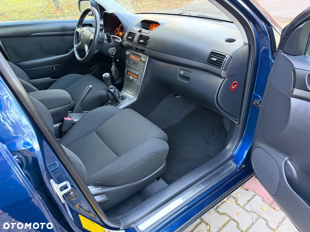 Toyota Avensis - 25