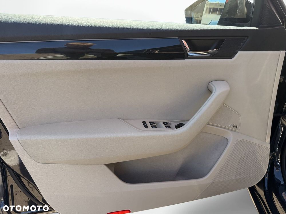 Skoda Superb 2.0 TDI 4x4 L&K DSG - 16