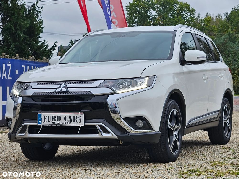 Mitsubishi Outlander 2.0 Invite + 2WD - 17