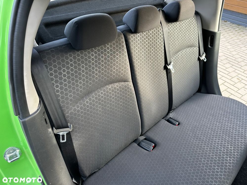 Mitsubishi Space Star - 23