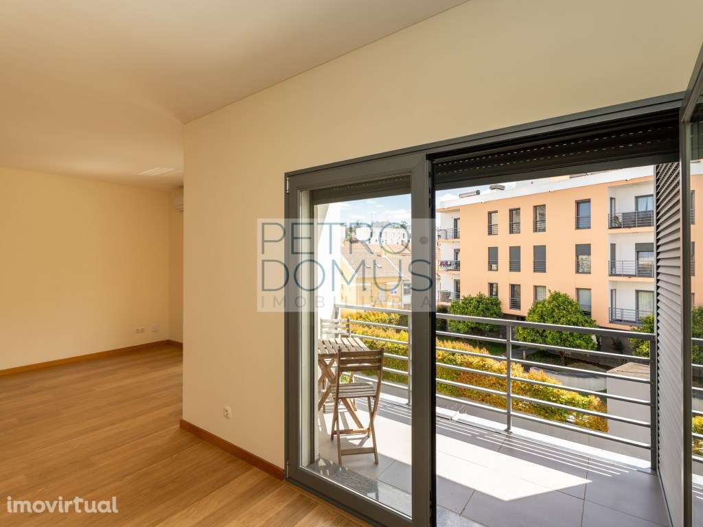 T2 EM CONDOMÍNIO PRIVADO COM PISCINA - BENFICA - Grande imagem: 4/41