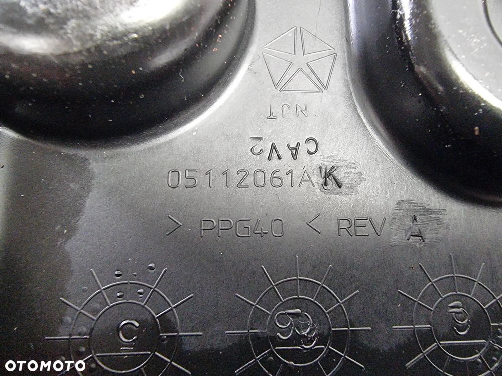 05112061AK Maserati Ghibli 2999 TDI 2014 sedan biały Półka akumulatora - 7