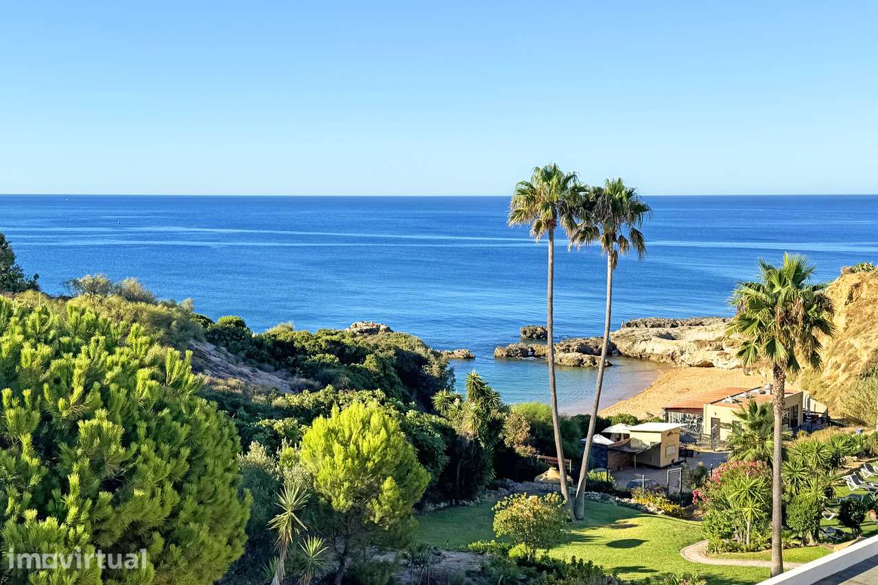 Penthouse em Primeira Linha com Vista Mar e Acesso Direto à Praia - Grande imagem: 3/34