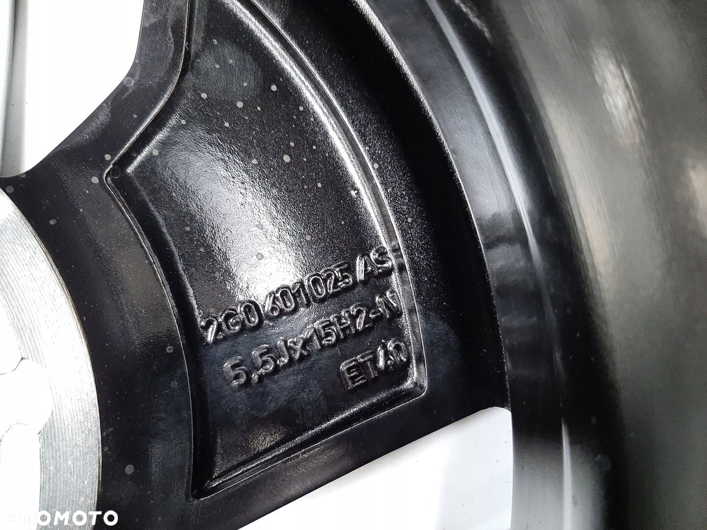VW Polo VI Felga Aluminiowa Alufelga R15 15" 5,5Jx15H2 ET 40 2G0601025AS - 5