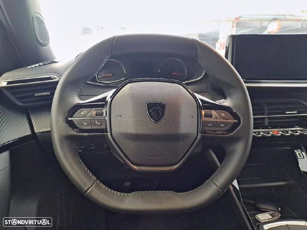 Peugeot 2008 1.2 PureTech Style - 12