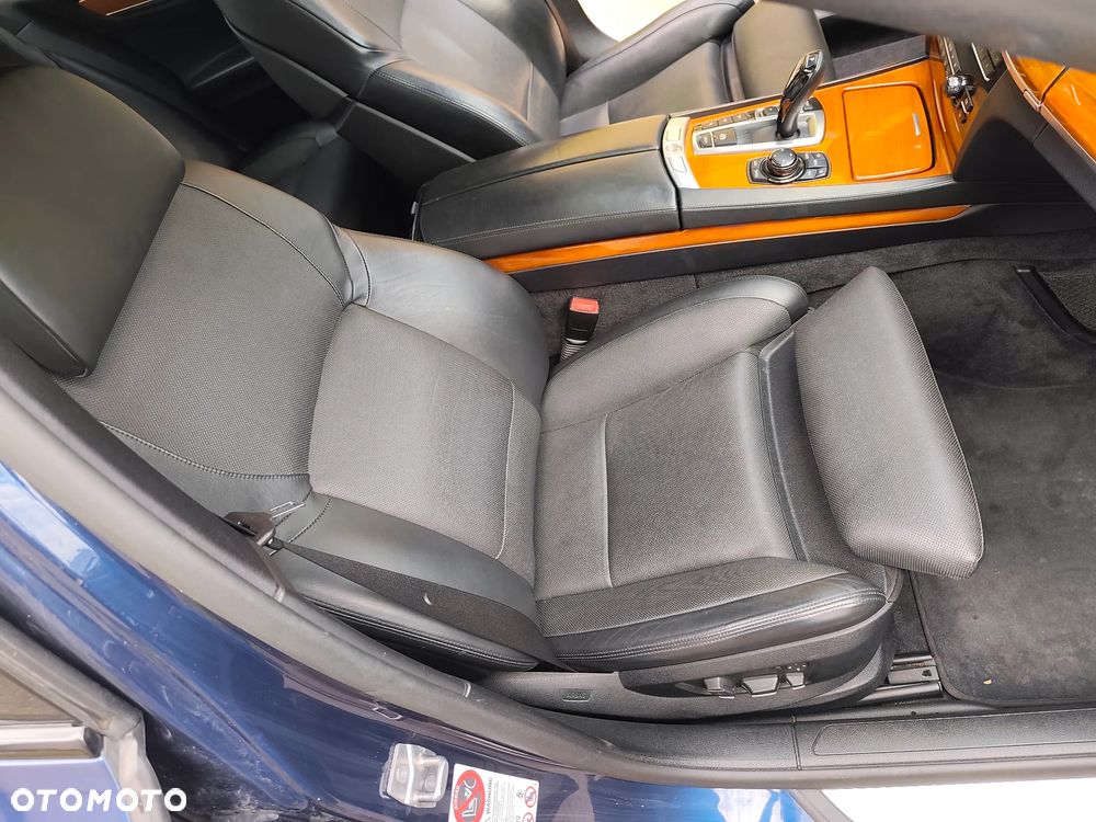 BMW Seria 7 750i L xDrive - 30
