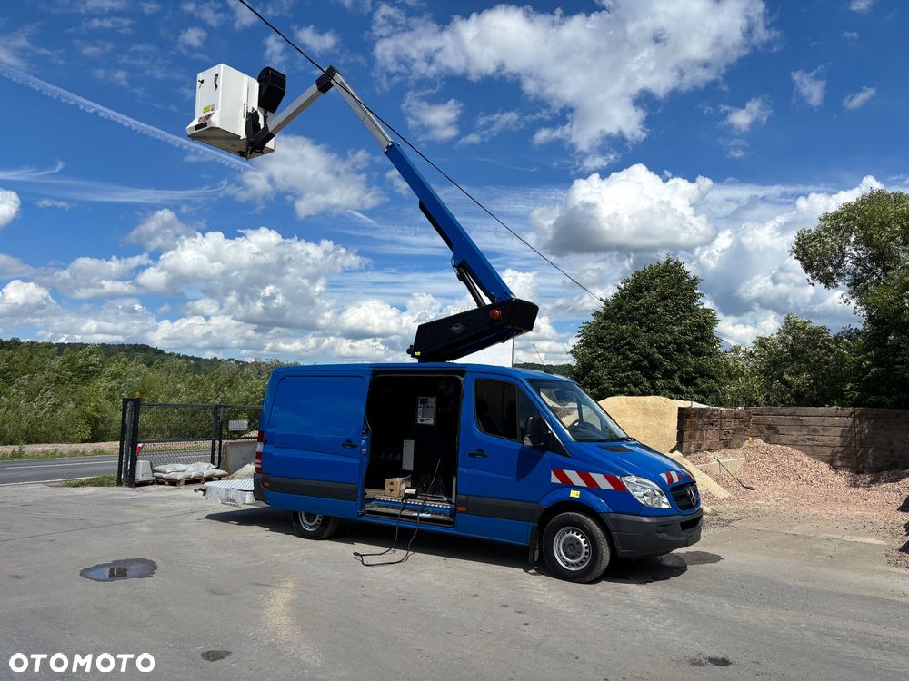 Mercedes-Benz Sprinter - 4