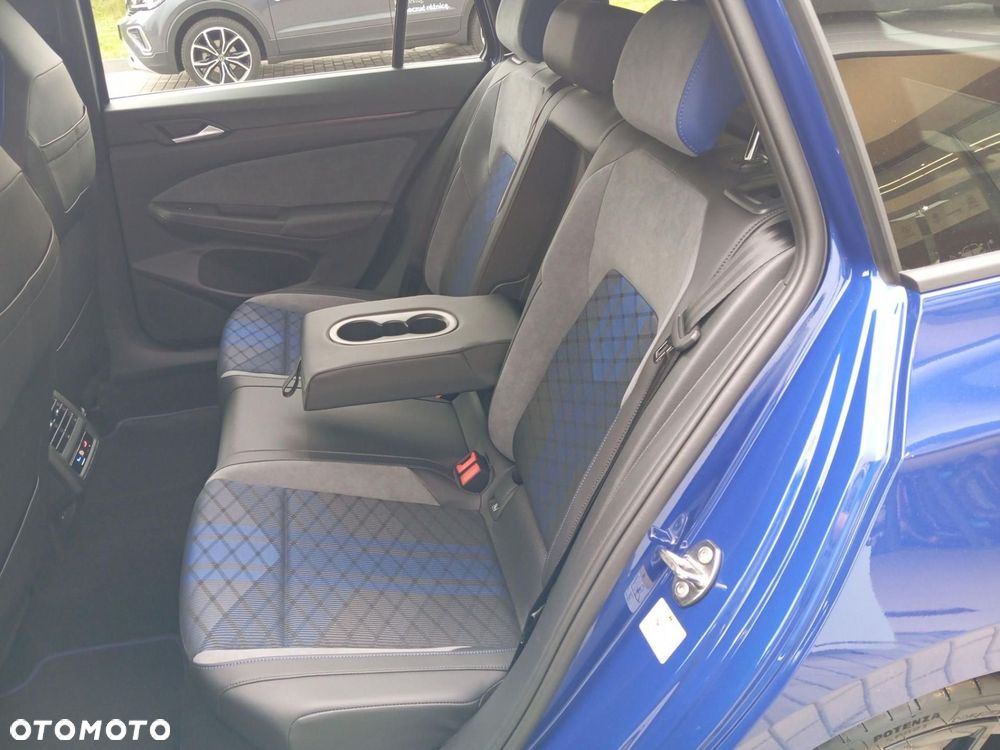 Volkswagen Golf - 18