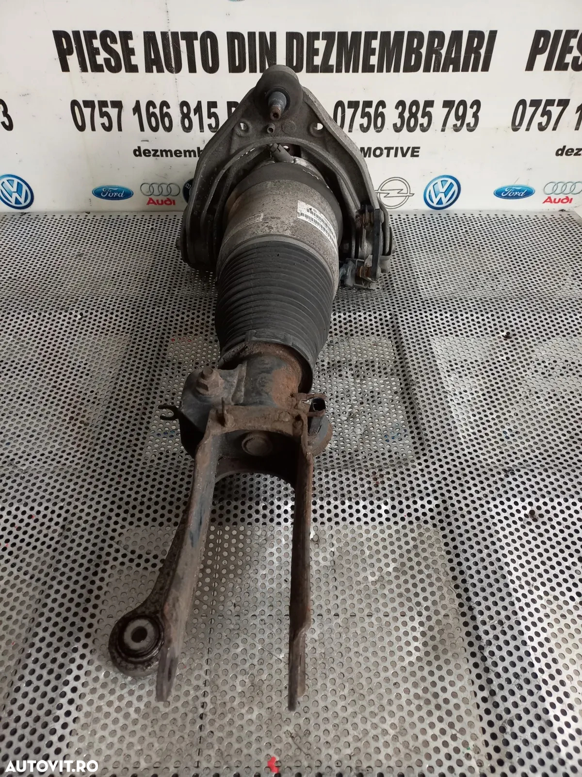 Perna Aer Amortizor Pneumatic Stanga Fata Audi Q7 4L Cod 7LB Testata  - Dezmembrari Arad - 7