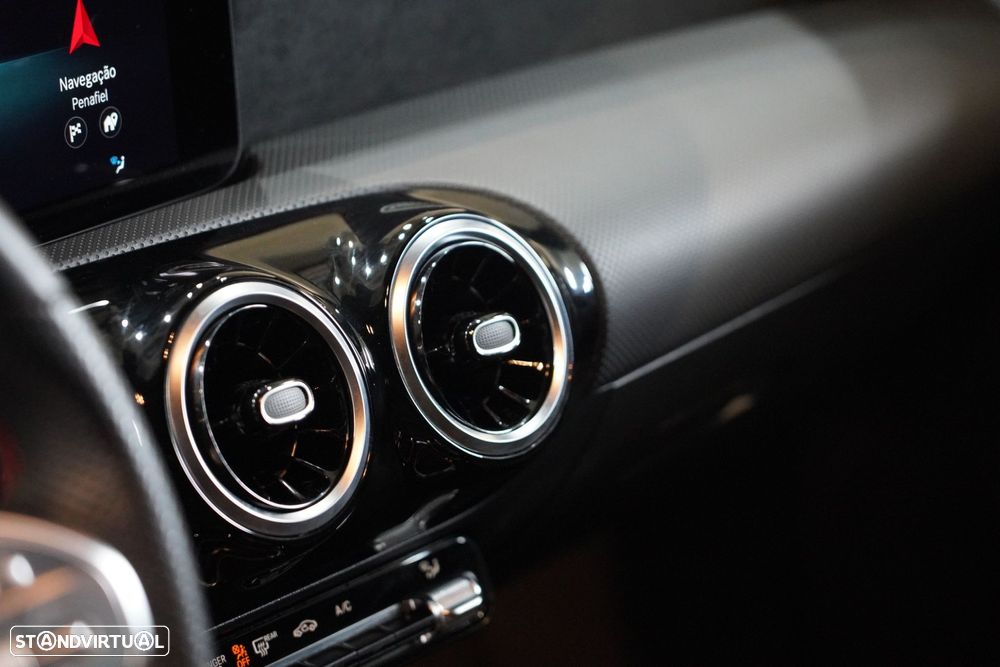 Mercedes-Benz A 180 d AMG Line - 16