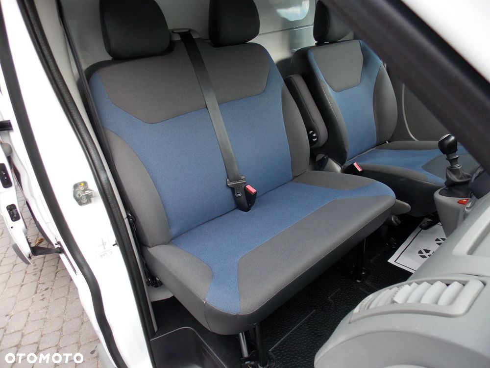 Renault Trafic - 23