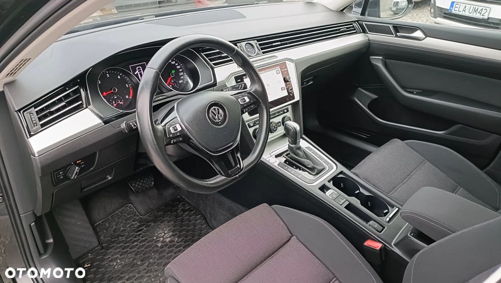 Volkswagen Passat 2.0 TDI DSG (BlueMotion Technology) Comfortline - 11