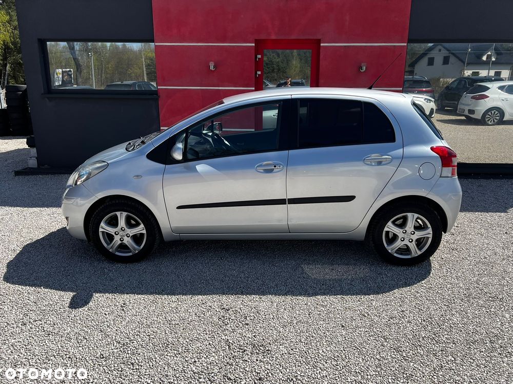 Toyota Yaris 1.33 VVT-i Executive - 11