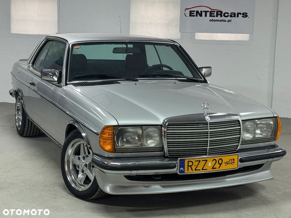 Mercedes-Benz W123 - 13
