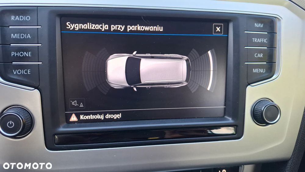 Volkswagen Passat - 20