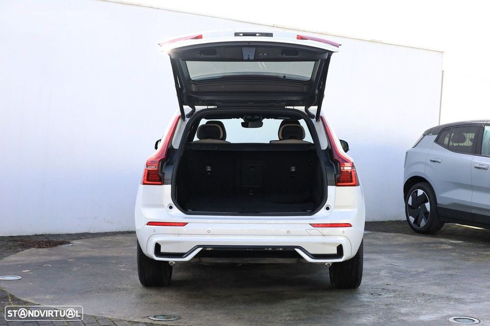 Volvo XC 60 2.0 T6 PHEV Plus Dark - 6