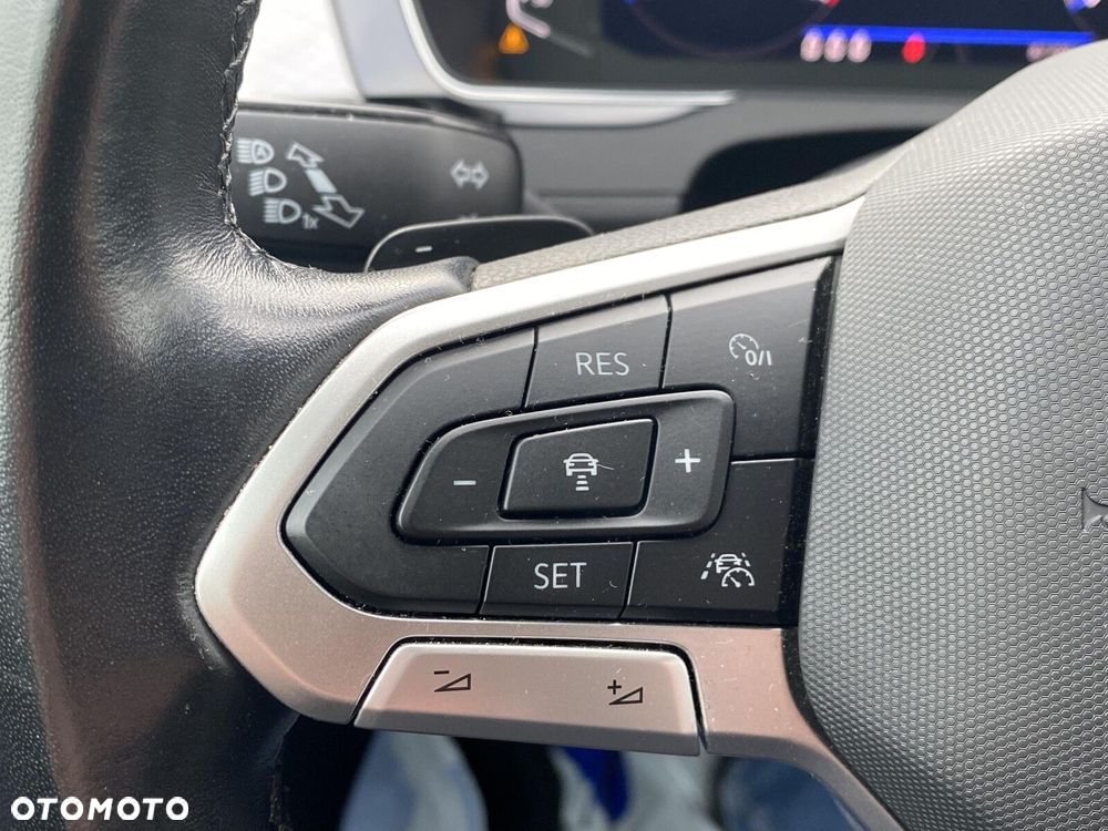 Volkswagen Passat - 14