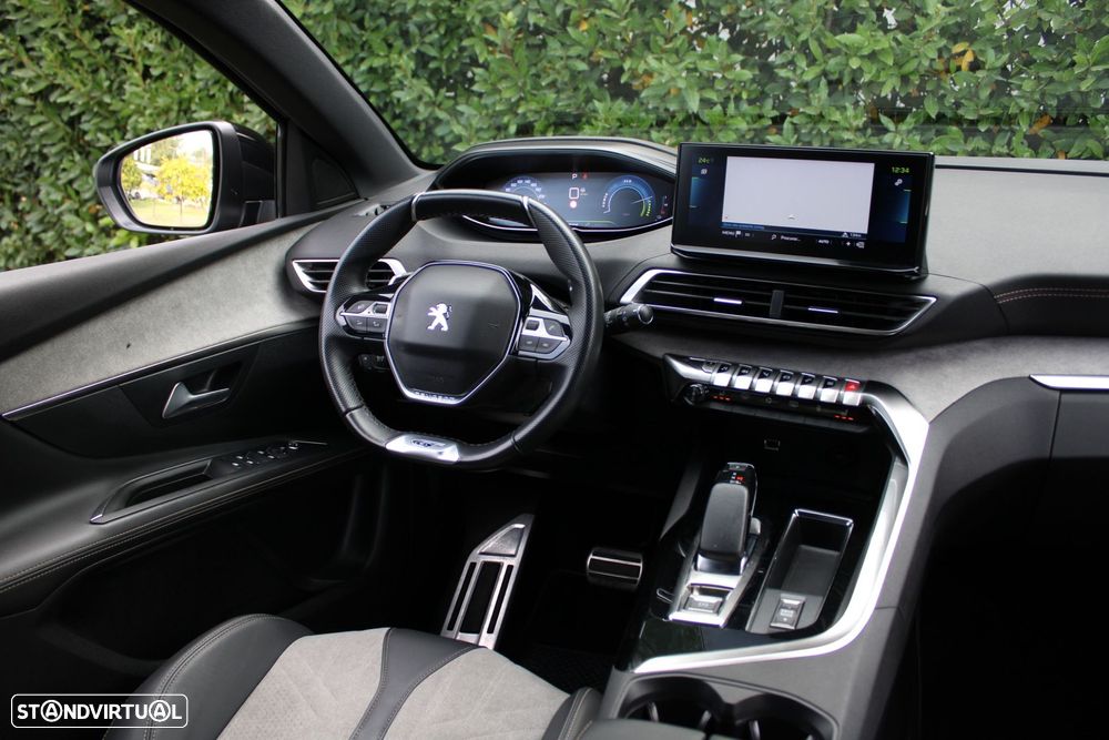 Peugeot 3008 1.6 Hybrid GT Pack e-EAT8 - 24